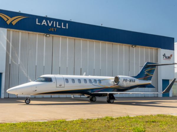 Learjet 40